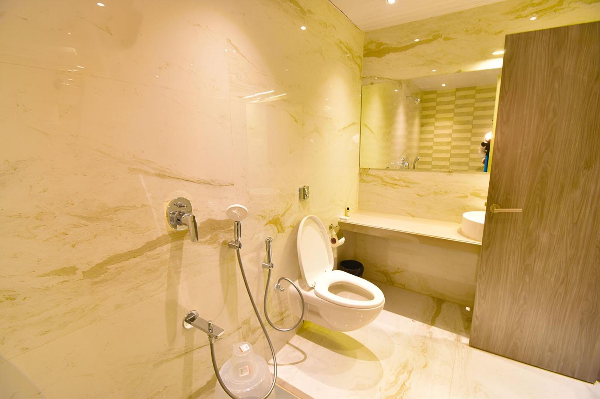 Glitz Hotels La Dahlia - Premium Thane Exterior foto